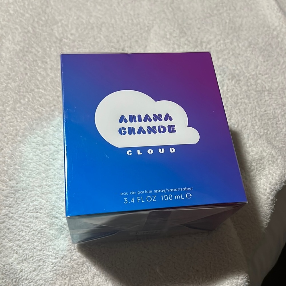 Ariana Grande Cloud Perfume